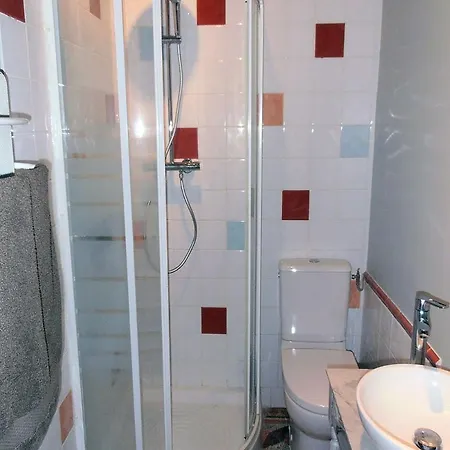 Lezignan-la-cebe Sleeps 4 Pool